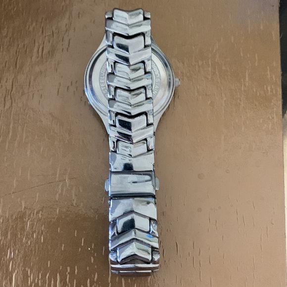 Link Chronograph Watch - Picture 5 of 10